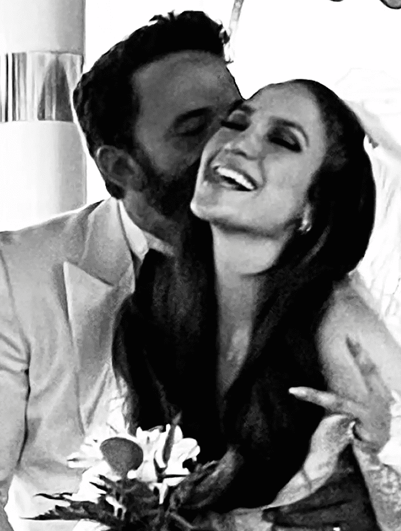 Jennifer Lopez confirms her wedding with Ben Affleck. (Photo: On The JLo newsletter)