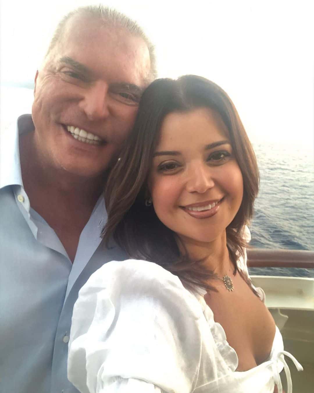 Ana Navarro shares a sweet selfie with her husband Al Cardenas as they continue their summer vacation in Greece (@ananavarrofl/Instagram)