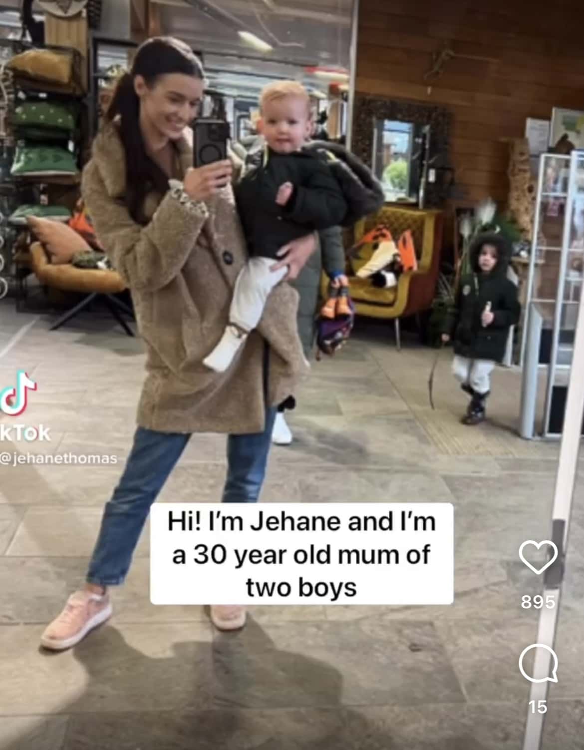 (@jehanethomas/Tiktok) 