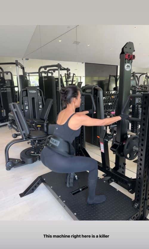 Kardashian hard at work at the gym. (@kimkardashian/Instagram)