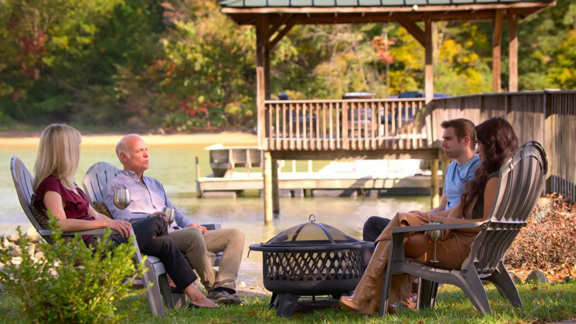 Jennifer Chapman finds Roxanne Kaiser perfect for her son Alex (@Netflix)