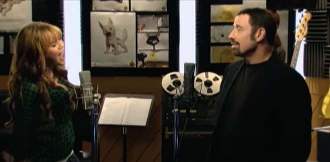John Travolta sang with Miley Cyrus for Disney's Bolt (Screenshot/Disney Deutschland)