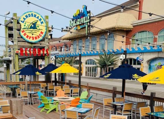 Landshark Bar and Grill (Land Shark Bar and Grill)