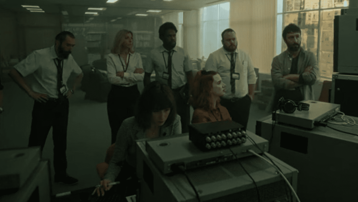 Ana's secret investigation place and her colleagues in Netflix's thriller crime drama 'Muted' (Netflix)