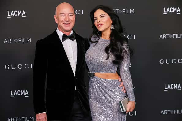 LOS ANGELES, CALIFORNIA - NOVEMBER 06: Jeff Bezos and Lauren Sanchez attend the 10th Annual LACMA ART+FILM GALA presented by Gucci at Los Angeles County Museum of Art on November 06, 2021 in Los Angeles, California. (Photo by Kevin Winter/Getty Images)