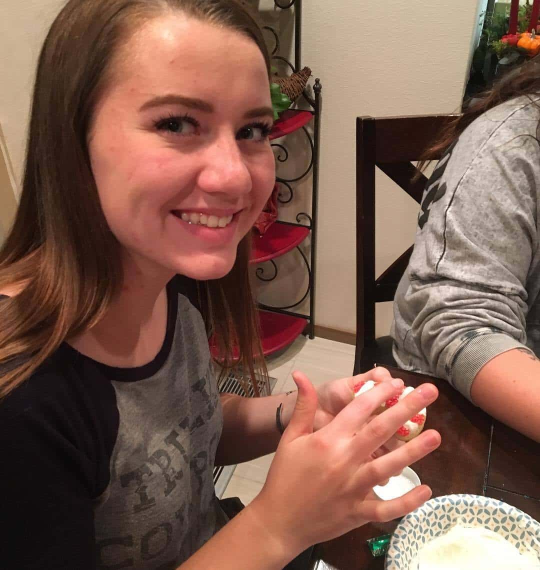 Kody Brown's adopted daughter Aurora gets her ears pierced (robyn_browns_nest)