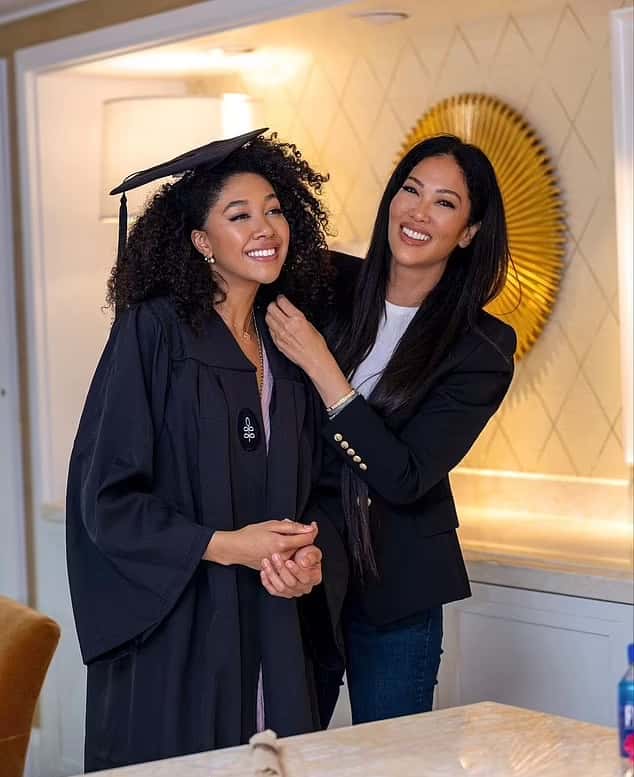 (kimoraleesimmons/Instagram)