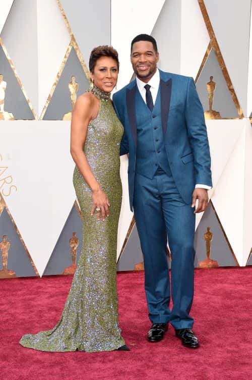 TV personalities Robin Roberts (L) and Michael Strahan attends the 88th Annual Academy Awards at Hollywood & Highland Center on February 28, 2016 in Hollywood, California.