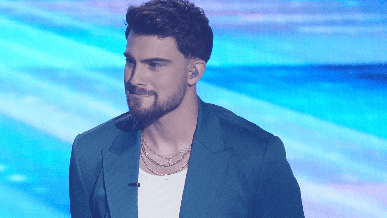 Michael Williams performs 'Golden Hour' by JVKE in 'American Idol' (ABC)