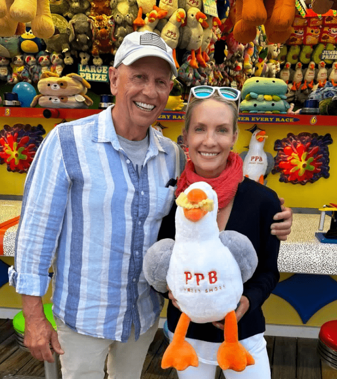 Dana Perino eloped with her British husband to England to have a court marriage (@danaperino/Instagram)