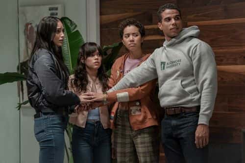 Sam, Tara, and siblings Chad (Mason Gooding) and Mindy Meeks-Martin (Jasmin Savoy Brown)