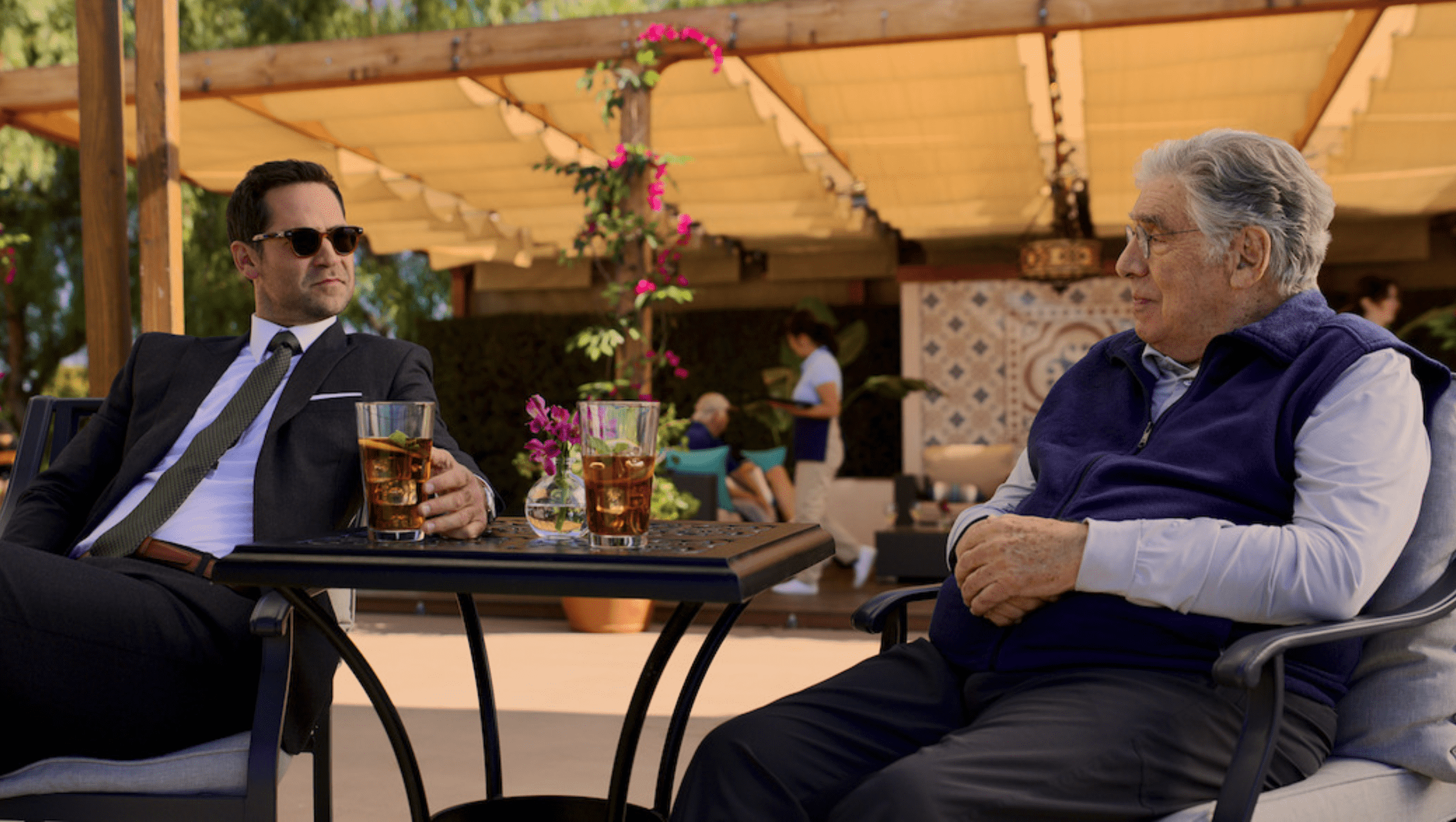 Mickey Haller seeks advice from an old friend to catch Martha Renteria's killer (Netflix)