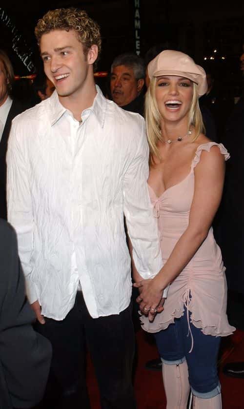 Musical artists Justin Timberlake (L) and girlfriend Britney Spears (R) attend the premiere of the film 