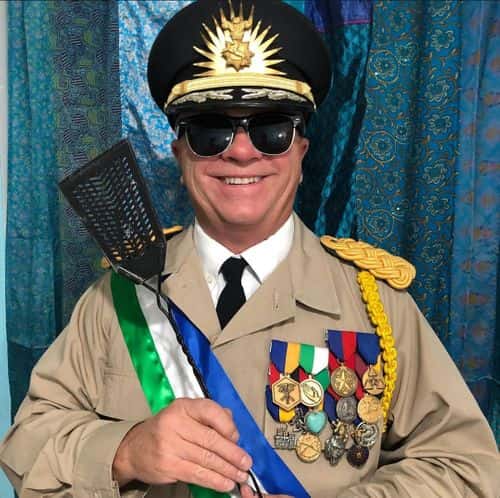 (republicofmolossia/Instagram)