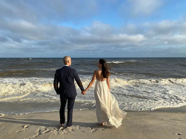 Maria Wang and Vladimir Duthiers had their wedding on a beach in 2020 (@mariancw/Twitter)