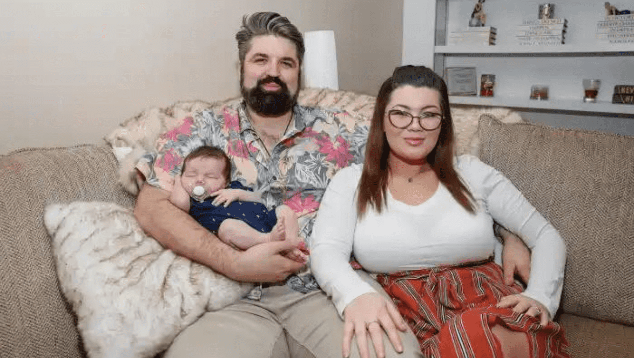 Andrew Glennon and Amber Portwood with their baby James (usmagazine)