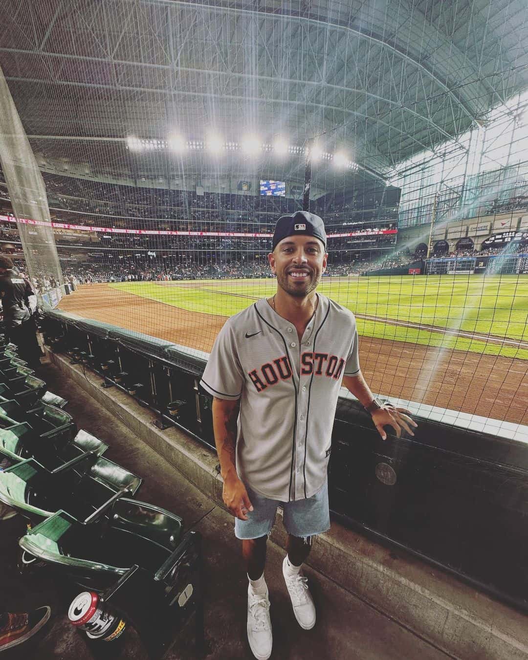 'Love is Blind' Season 5 star Izzy Zapata insecure of his baldness (Instagram/@izzyzapata_)