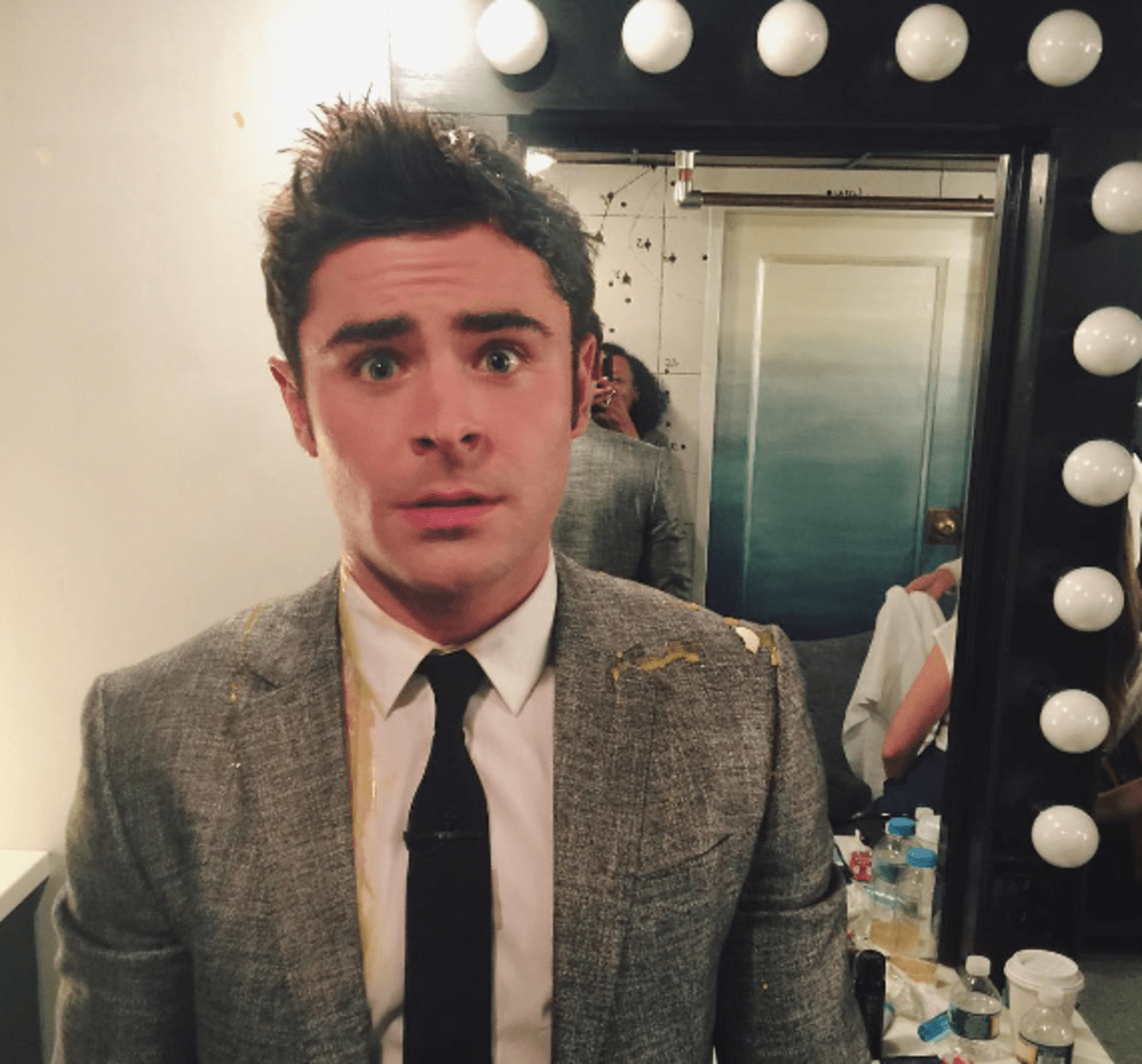 Zac at Jimmy Fallons (@zacefron/Instagram)