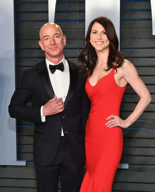 Jeff Bezos (L) and MacKenzie Bezos attend the 2018 Vanity Fair Oscar Party hosted by Radhika Jones at Wallis Annenberg Center for the Performing Arts on March 4, 2018 in Beverly Hills, California.