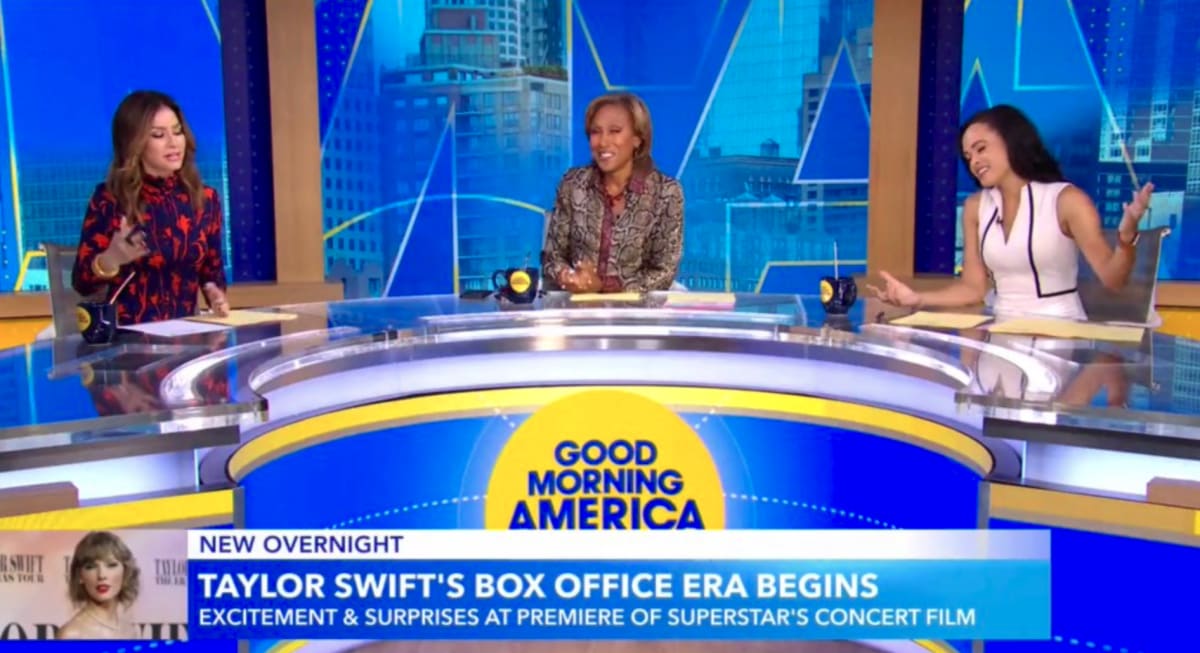 Rebecca Jarvis and Linsey Davis, alongside  Robin Roberts, made up an all-female desk (ABC)