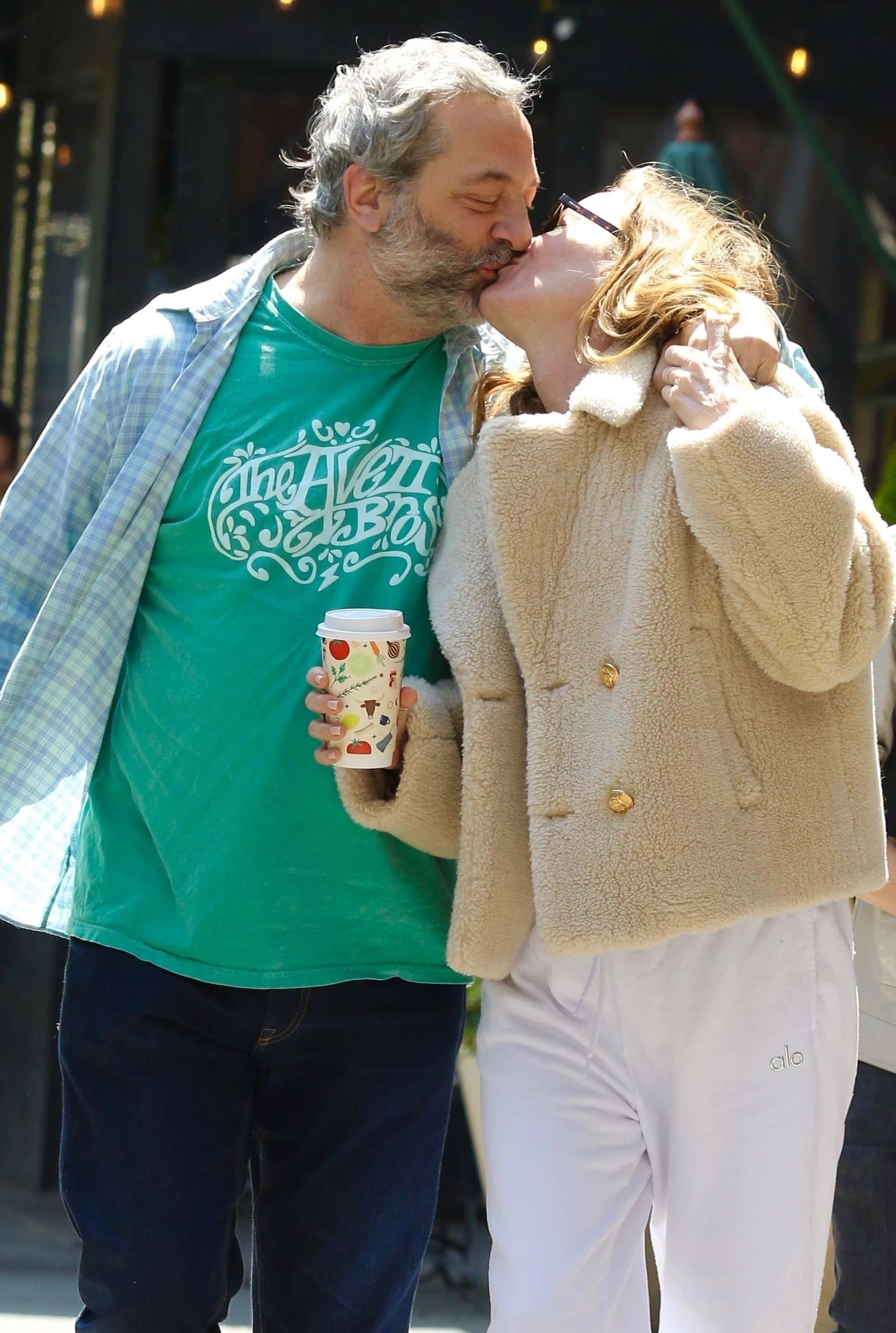 The gorgeous couple rocked casual and comfortable attires for the fun outing. (Backgrid)