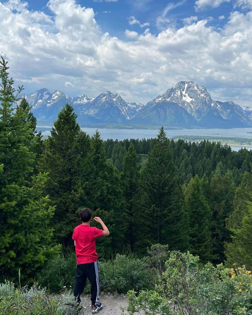 Laura Ingraham share candid image of her son (@ingrahamradio/Instagram)