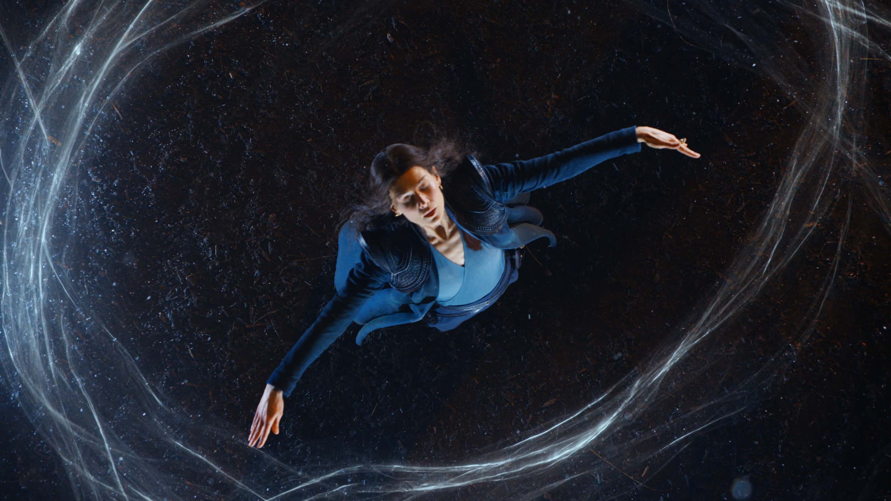 Rosamund Pike as Moiraine in 'the Wheel of Time' (Amazon Studios)