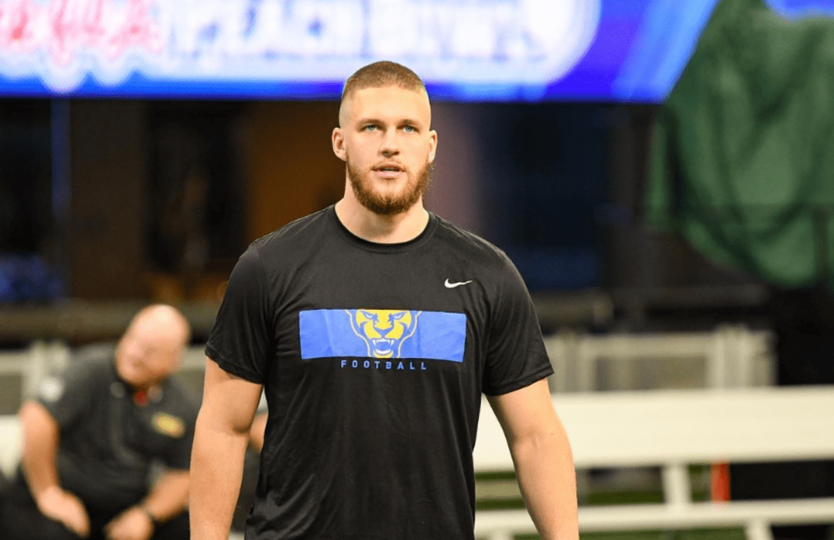 Cal Adomitis stands tall at 6 feet 1 inch (@caladomitis/Instagram)