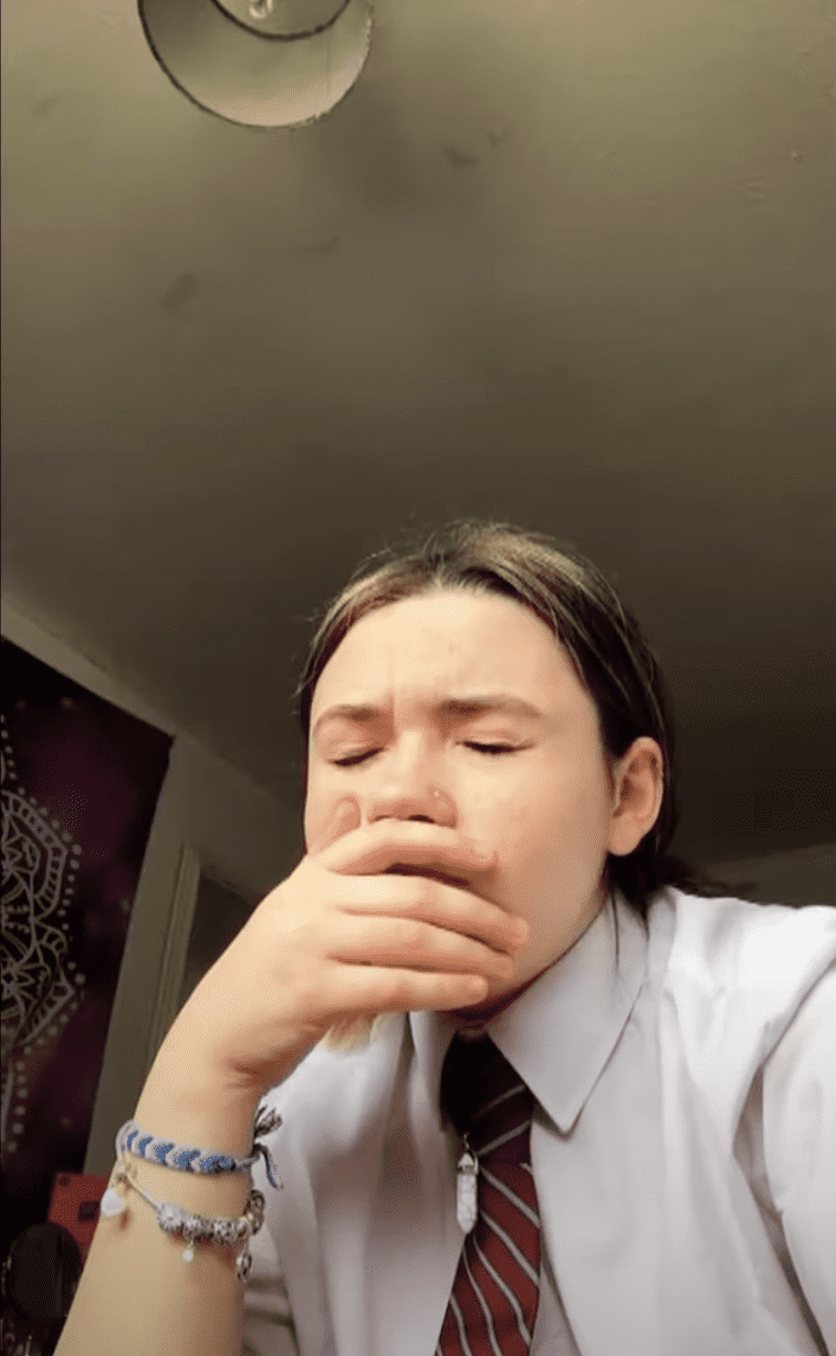 16 year-old Nicole had severe tics (60 Minutes)