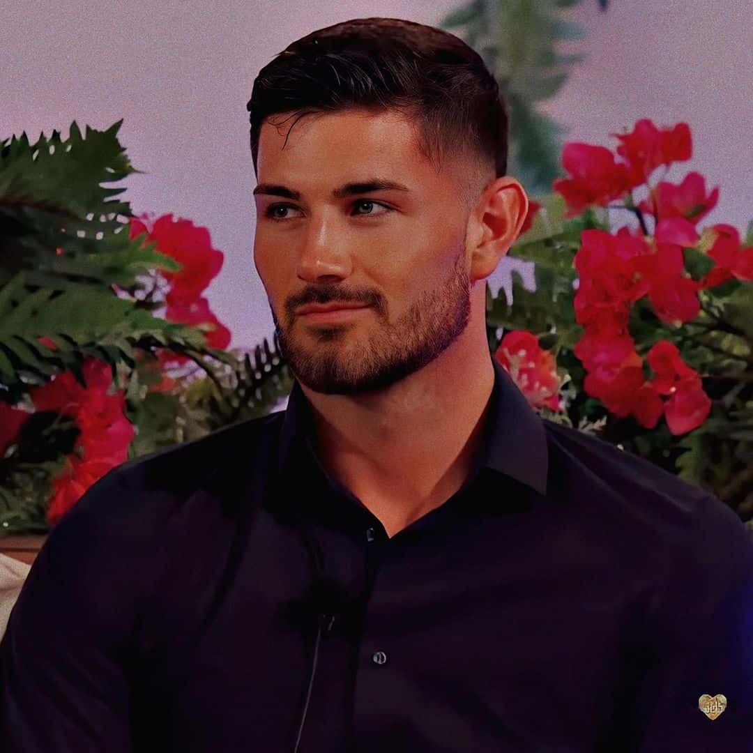 Scott van-der-Sluis was also appeared in 'Love Island UK' (Instagram/@scottvds17)