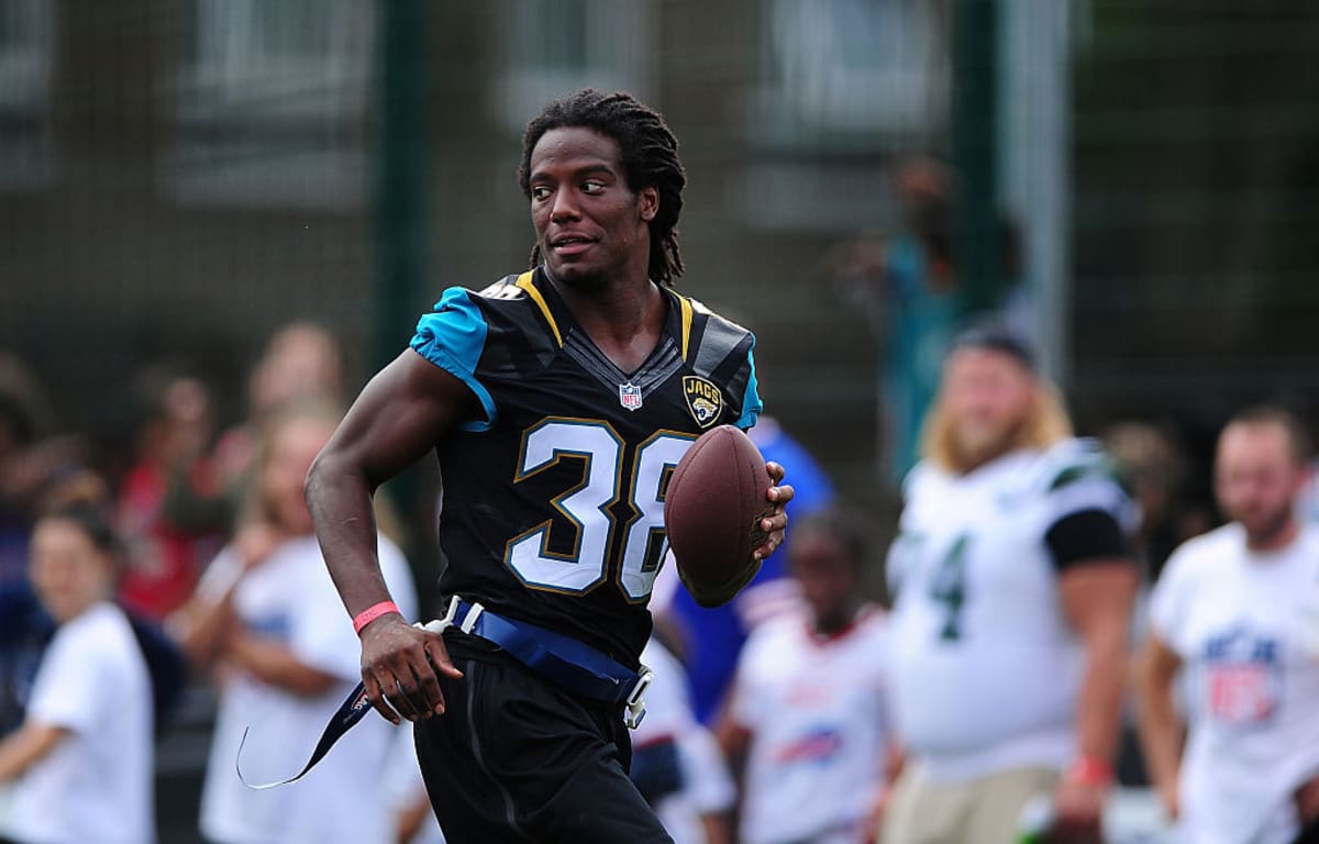 Sergio Brown of the Jacksonville Jaguars helps to coach a team of local school children during the NFL Launch of the Play 60 scheme at the Black Prince Community Hub on July 15, 2015 in London, England. (Photo by Dan Mullan/Getty Images)

