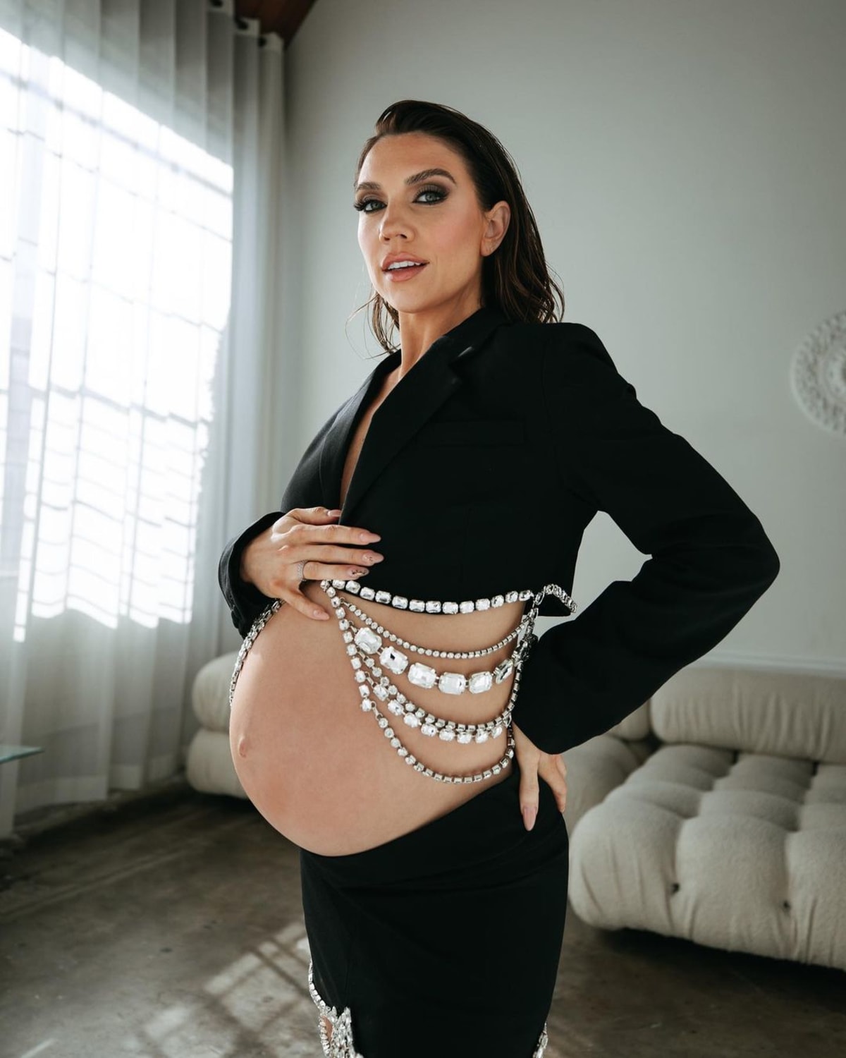 'DWTS' Season 32's pro dancer Jenna Johnson showing off her baby bump (Instagram/@jennajohnson)