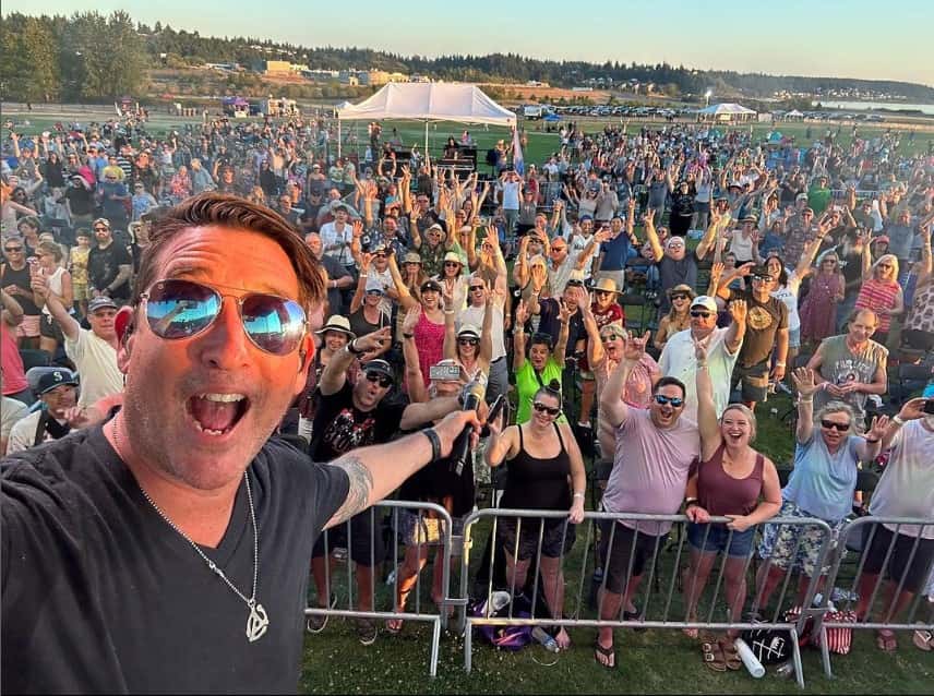 (dividedbyzach/ Instagram)