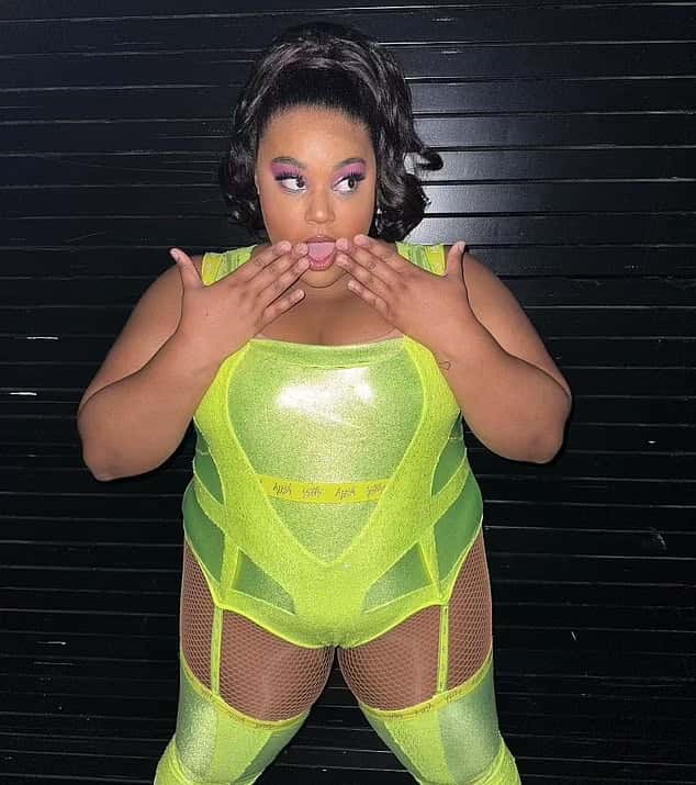 Arianna Davis was raised in Indiana and graduated from Warren Central High School located in Indianapolis