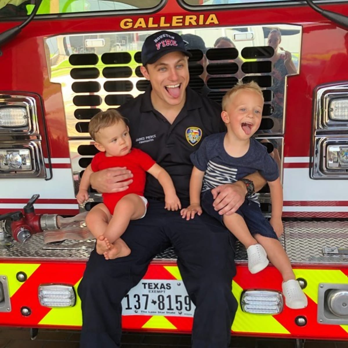 Jared Pierce works as a firefighter in Houston (Instagram/@instalessjared) 