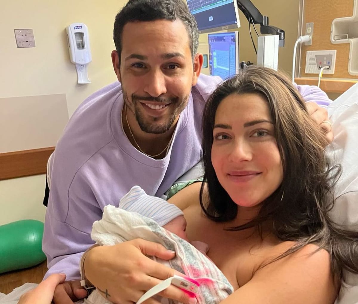 Becca Kufrin and Thomas Jacobs welcome a baby boy in September 2023 (Instagram/@thomasajacobs)