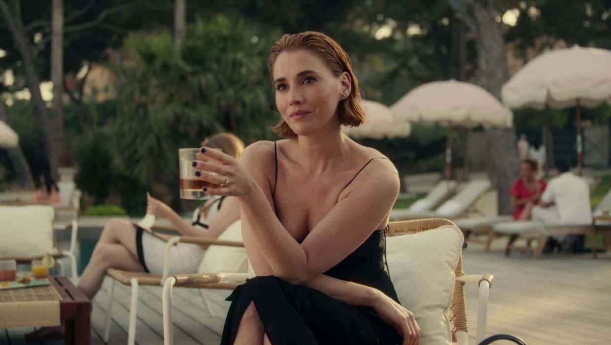 Charlie Murphy as Anna Barton in 'Obsession' (Netflix)