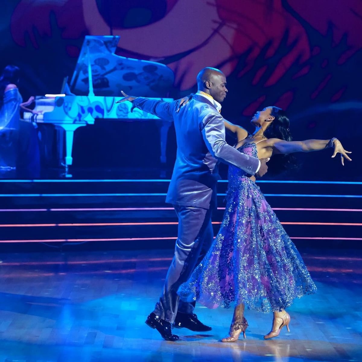 'DWTS' Season 32: Adrian Peterson's Viennese Waltz made him bag 21/30 (Instagram/@dancingwiththestars)