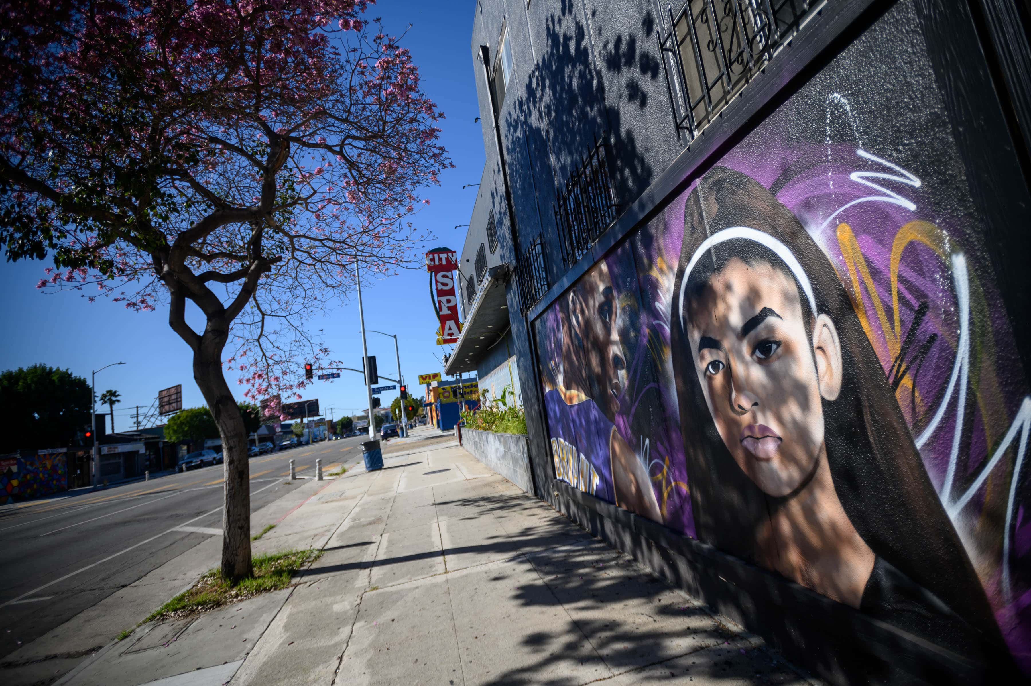 A mural depicting Kobe Bryant and his daughter Gianna by artist 1440 is seen in Los Angeles. January 26th marks the one year anniversary of the tragic helicopter crash which led to the death of nine people, including Bryant and his daughter Gianna (Photo by Emma McIntyre/Getty Images)