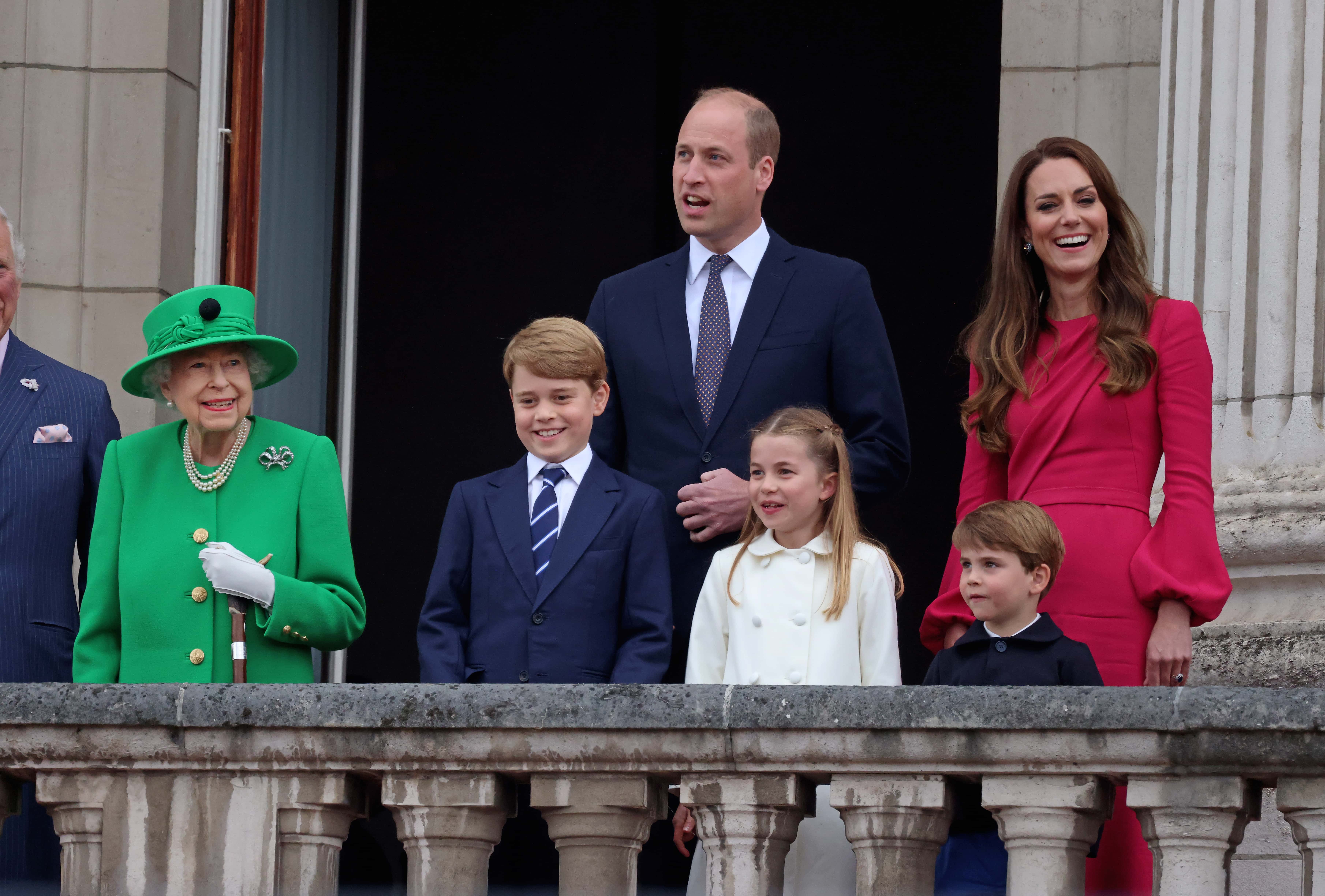 Queen Elizabeth II, Prince George of Cambridge, Prince William, Duke of Cambridge, Princess Charlotte of Cambridge, Prince Louis of Cambridge and Catherine, Duchess of Cambridge stand on the balcony of Buckingham Palace duringduring the Platinum Pageant on June 05, 2022 in London, England. The Platinum Jubilee of Elizabeth II is being celebrated from June 2 to June 5, 2022, in the UK and Commonwealth to mark the 70th anniversary of the accession of Queen Elizabeth II on 6 February 1952.