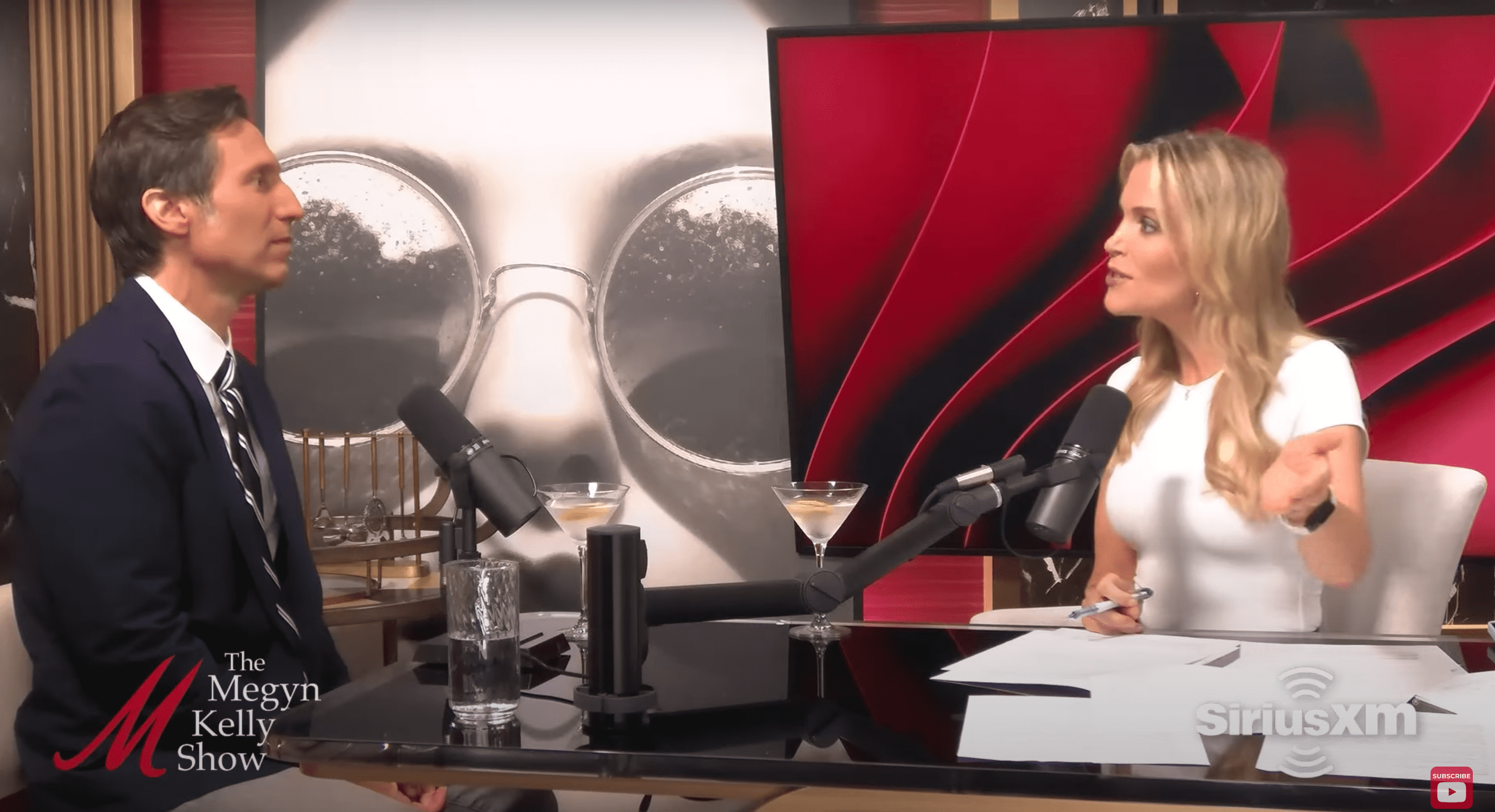 Megyn Kelly had David Zweig, journalist for The Free Press and the Silent Lunch Substack to discuss if if the CDC is “gaslighting” us about COVID (@MegynKelly/YouTube)