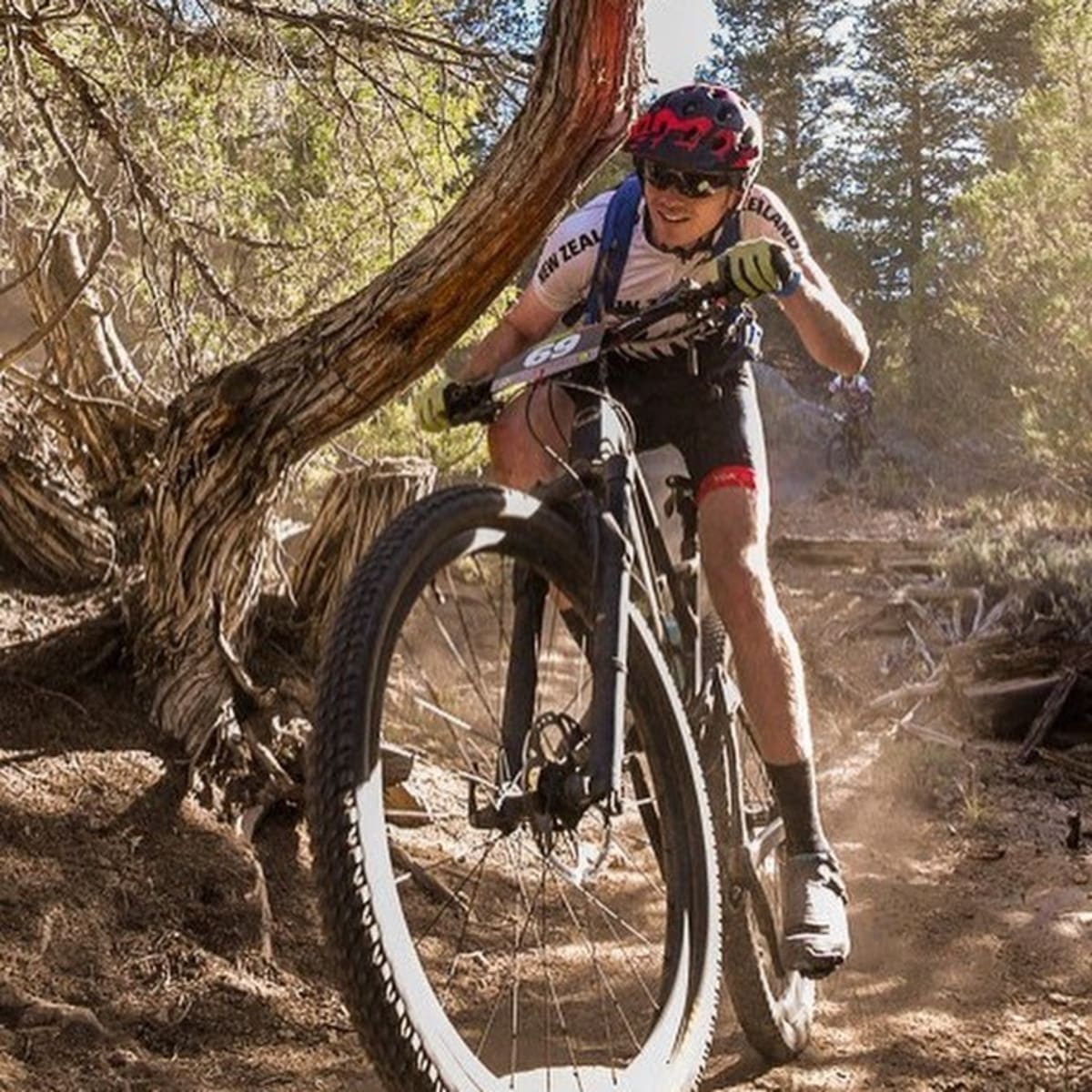 Cameron Frazer is a die-hard mountain biker (Facebook/@BrokenCarbon)