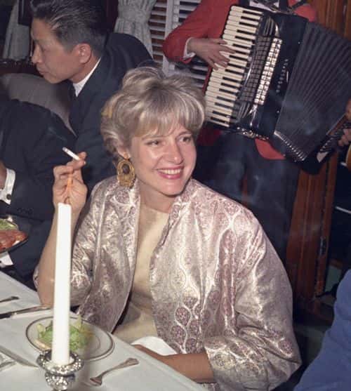 (Photo by Robert Knudsen - JFK Library.)