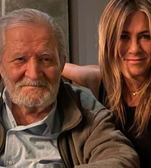 Though Jennifer had a great relationship with her father, John Aniston, she didn't have a great bond with mother ( Jennifer Aniston/ Instagram)