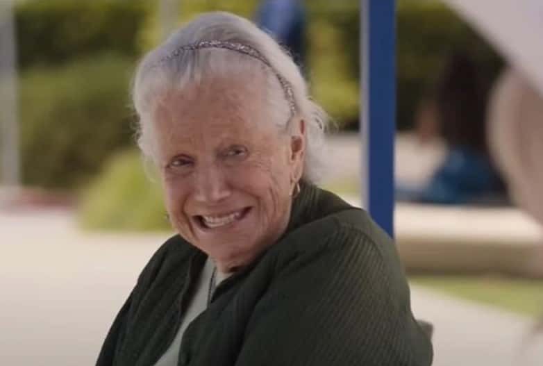 Contrary to the rumor, the woman in the scene was costume designer Ann Roth (shown above), and not Barbara Handler (Warner Bros.)