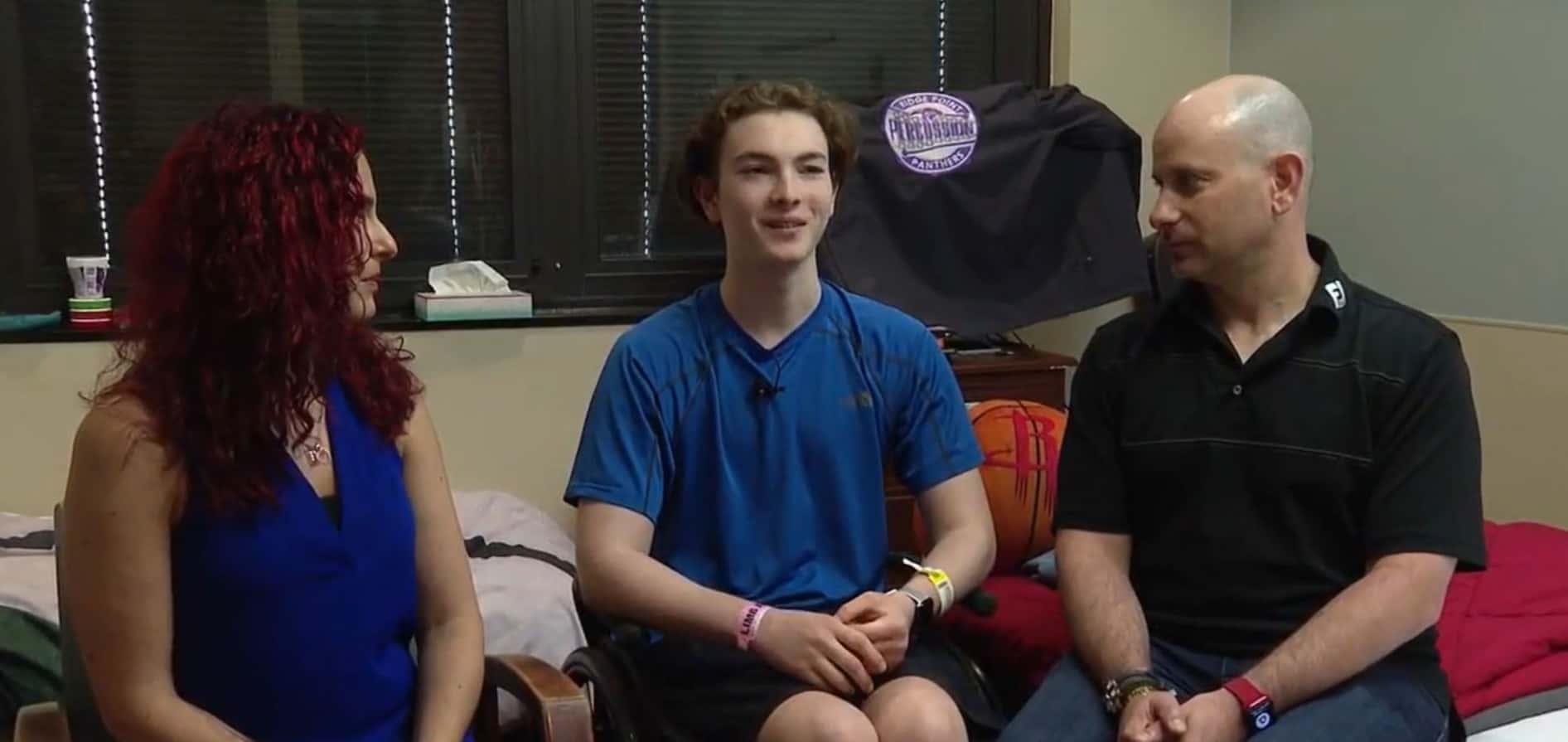 Medical staff feared that Sammy would suffer a severe brain injury after his brain went so long without oxygen but he only suffered from short-term memory loss, apart from some physical injury. (MN Showbiz/YouTube)