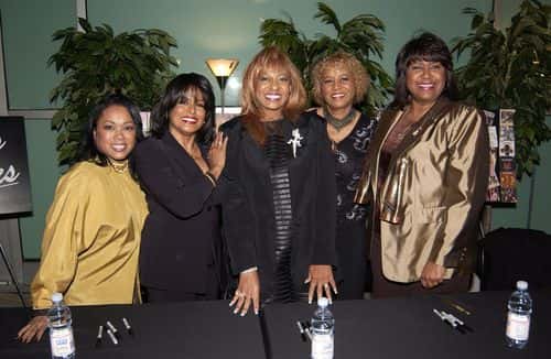 (L to R) Singers Susaye Greene, Sherrie Payne, Lynda Laurence, Cindy Birdsong, Jean Terrell pose for a photograph at 
