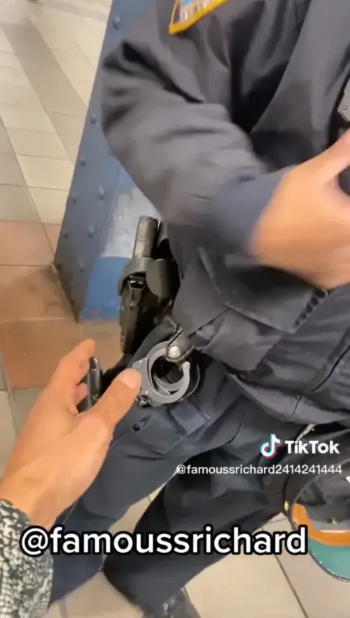 “Famous Richard” posts clips of himself approaching New York cops as he tries to reach for their weapons (TikTok/@famoussrichard2414241444)