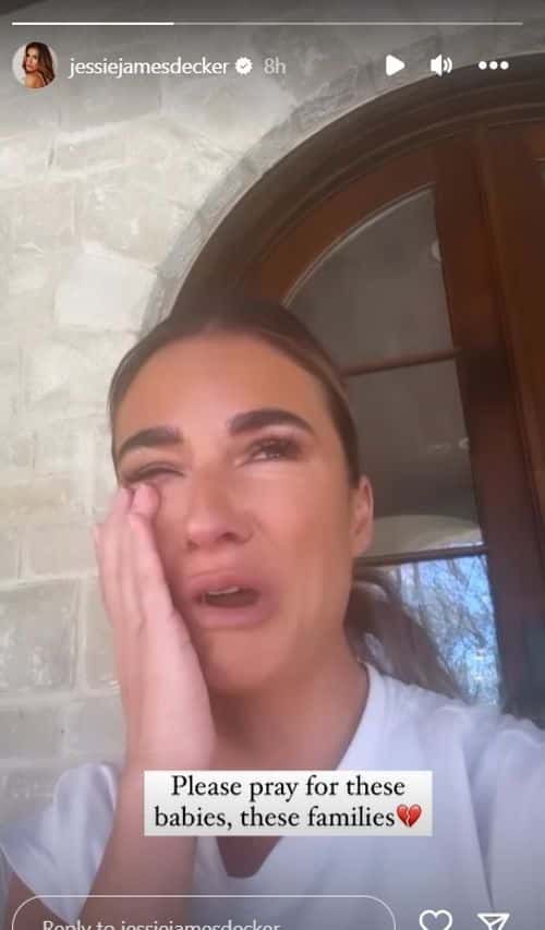 Jessie James Decker mourning over fatal Nashville school shooting (Instagram/@jessiejamesdecker)