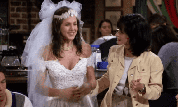 Jennifer Aniston in 'friends' (@warnerbrostv/Youtube)